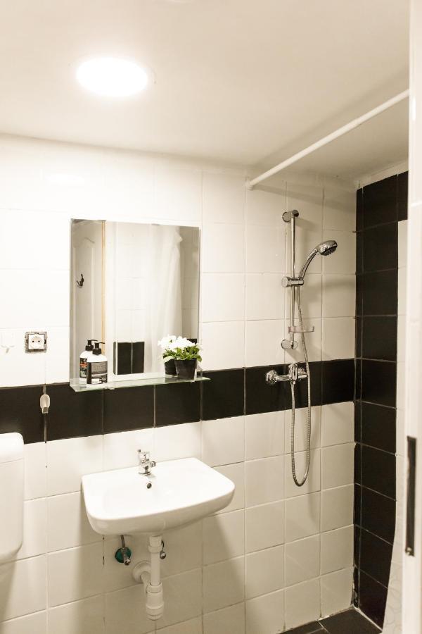בודפשט Modern Budget Lofts In The City Centre מראה חיצוני תמונה